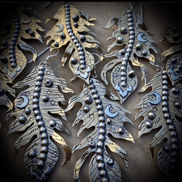 🖤Meet your posher🖤 - Picture 5 of 10